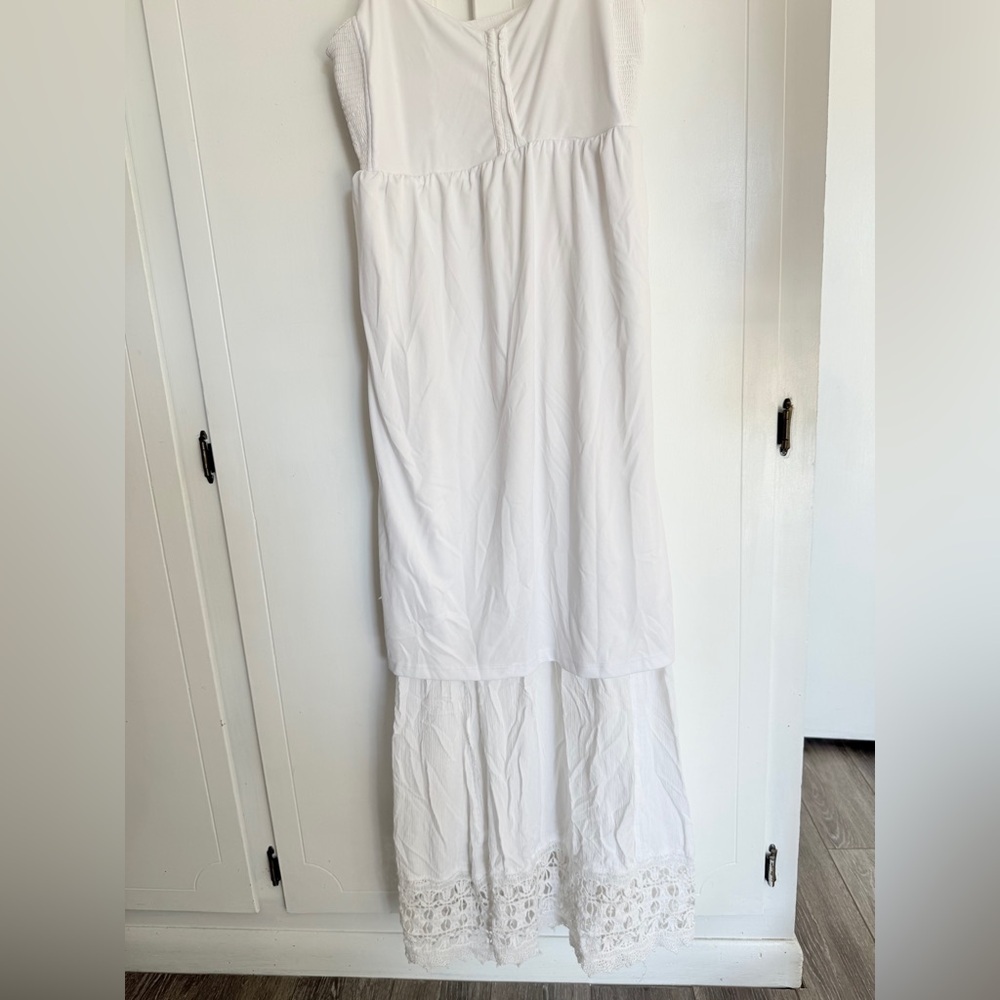 Maternity Motherhood white maxi dress size S/P ( measurements posted) - Picture 8 of 10